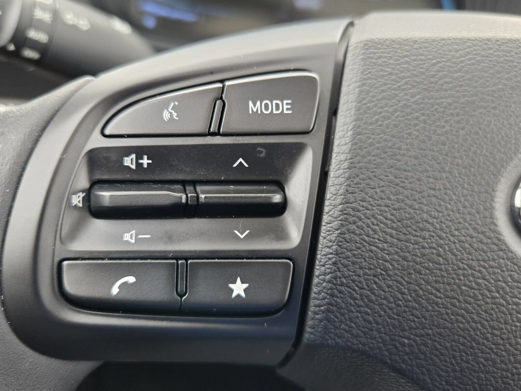 Certified 2023 Hyundai Venue SEL FWD image 22
