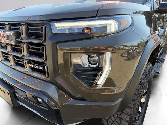 Used 2024 GMC Canyon AT4X AWD/4WD image 12