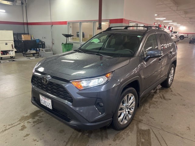 Used 2021 Toyota RAV4 XLE Premium image 1