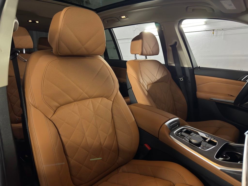 Used 2024 BMW X7 xDrive40i w/ Premium Package image 58