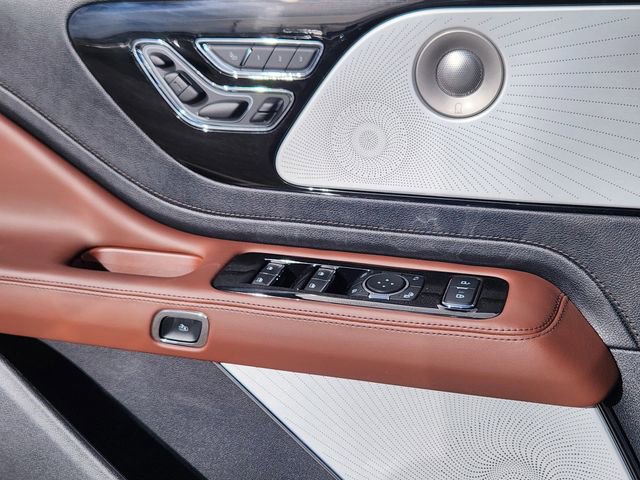 New 2026 Lincoln Aviator Reserve w/ Luxury Package AWD/4WD image 9