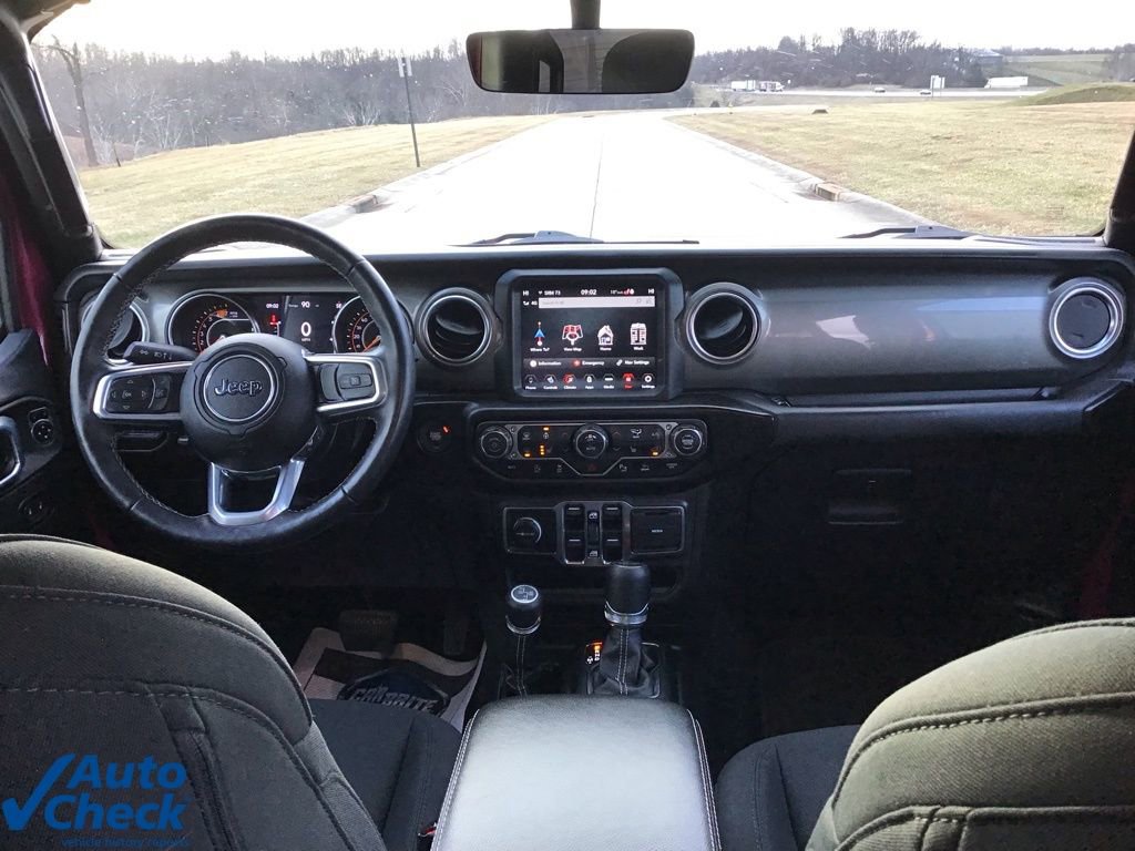 Used 2022 Jeep Wrangler Unlimited Sahara w/ Cold Weather Group image 17