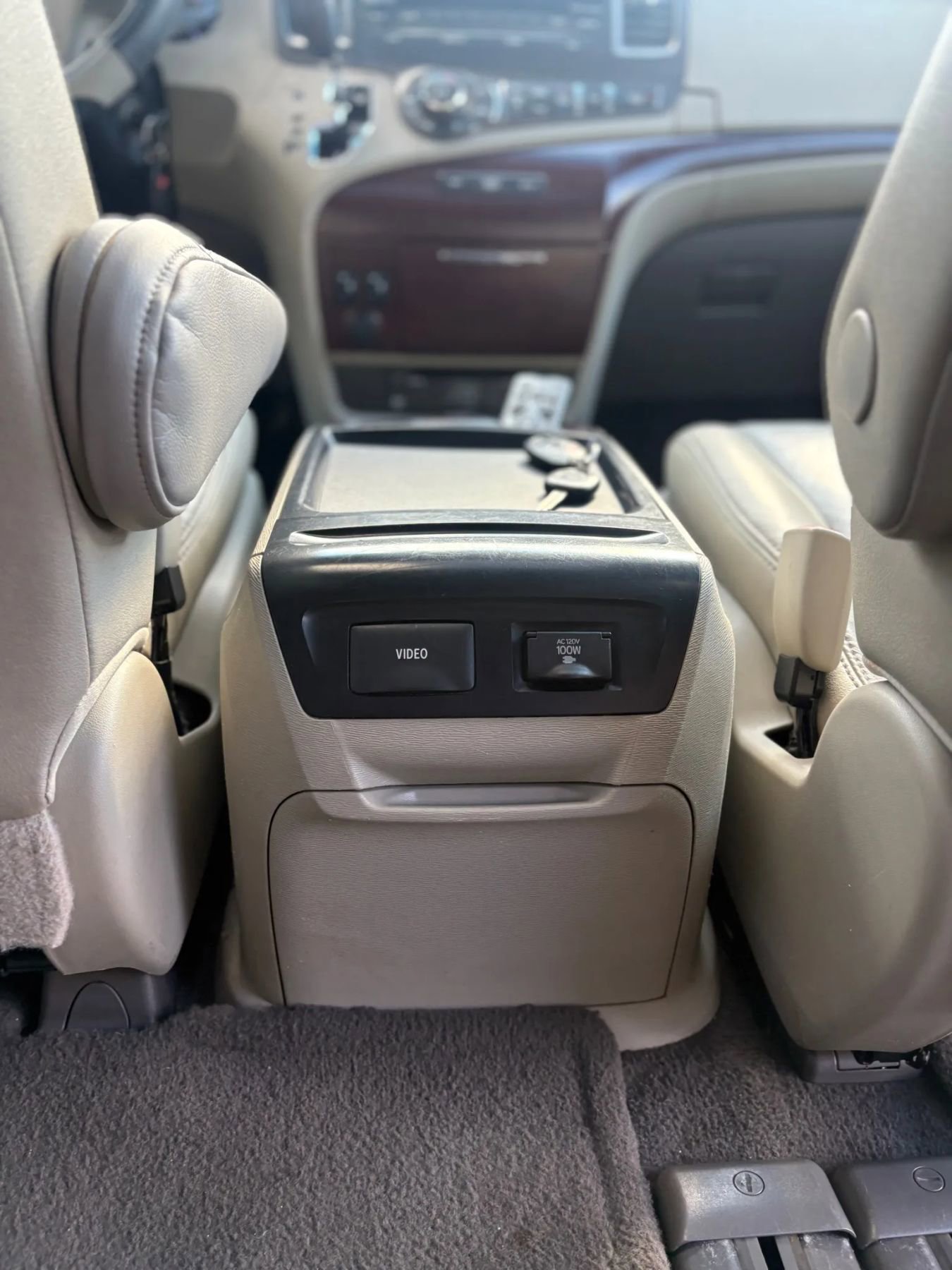 Used 2011 Toyota Sienna XLE w/ Entertainment Pkg image 31