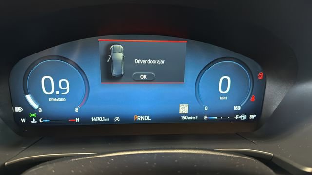 Used 2025 Ford Escape Platinum image 21