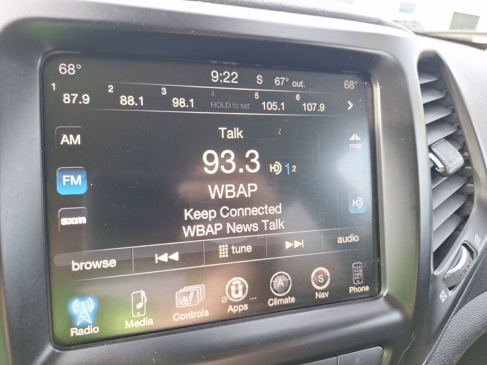 Used 2017 Jeep Cherokee Trailhawk image 26