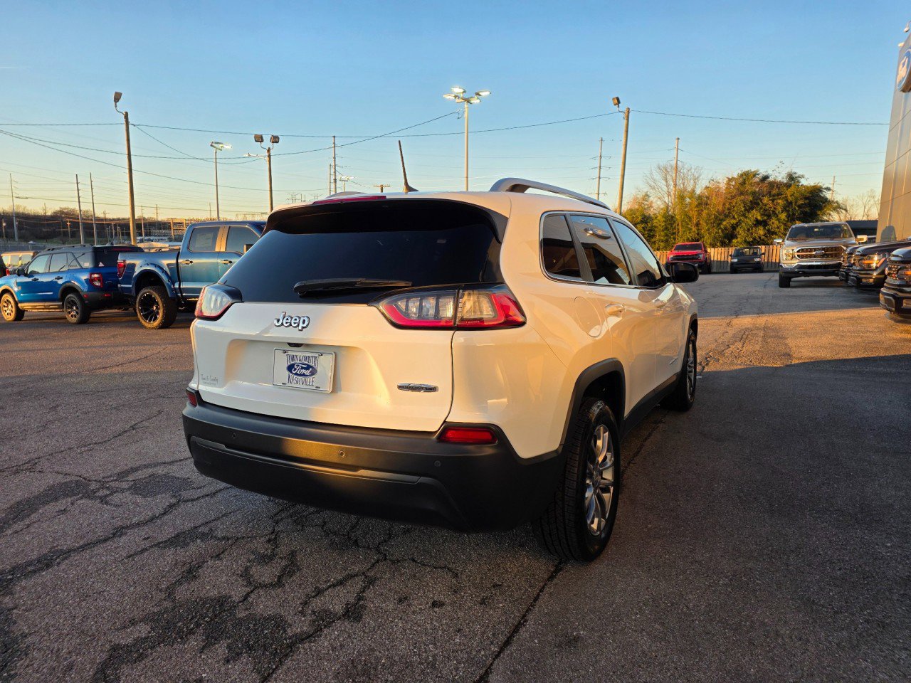 Used 2020 Jeep Cherokee Latitude Plus w/ Cold Weather Group image 6