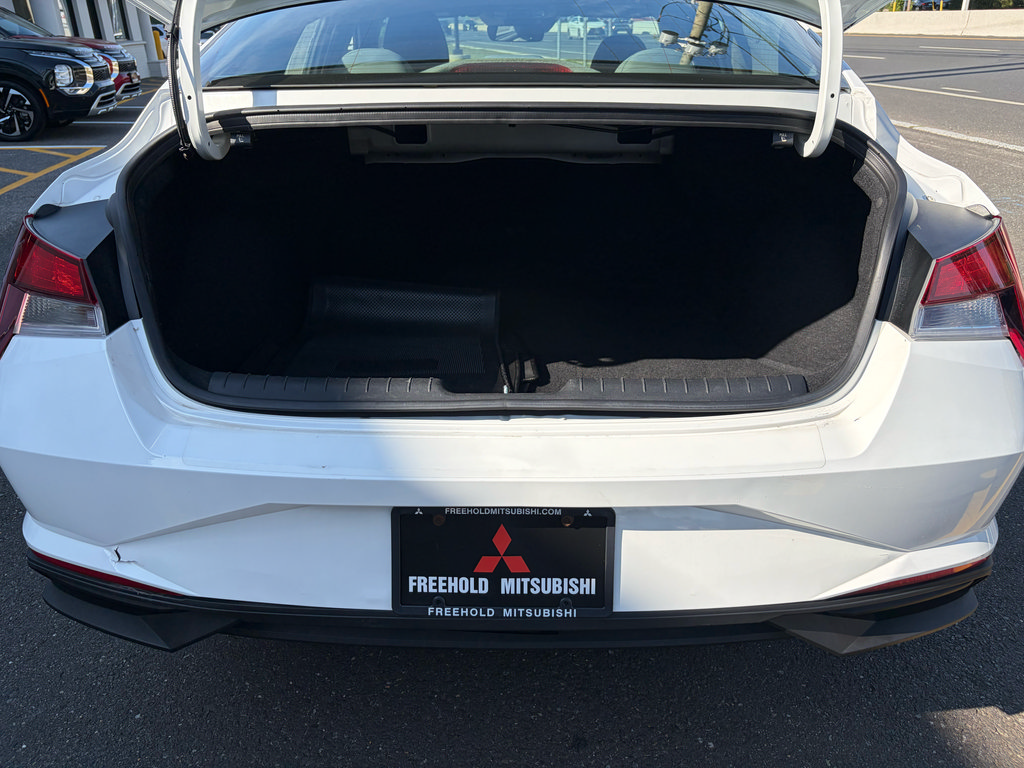 Used 2023 Hyundai Elantra SEL FWD image 8