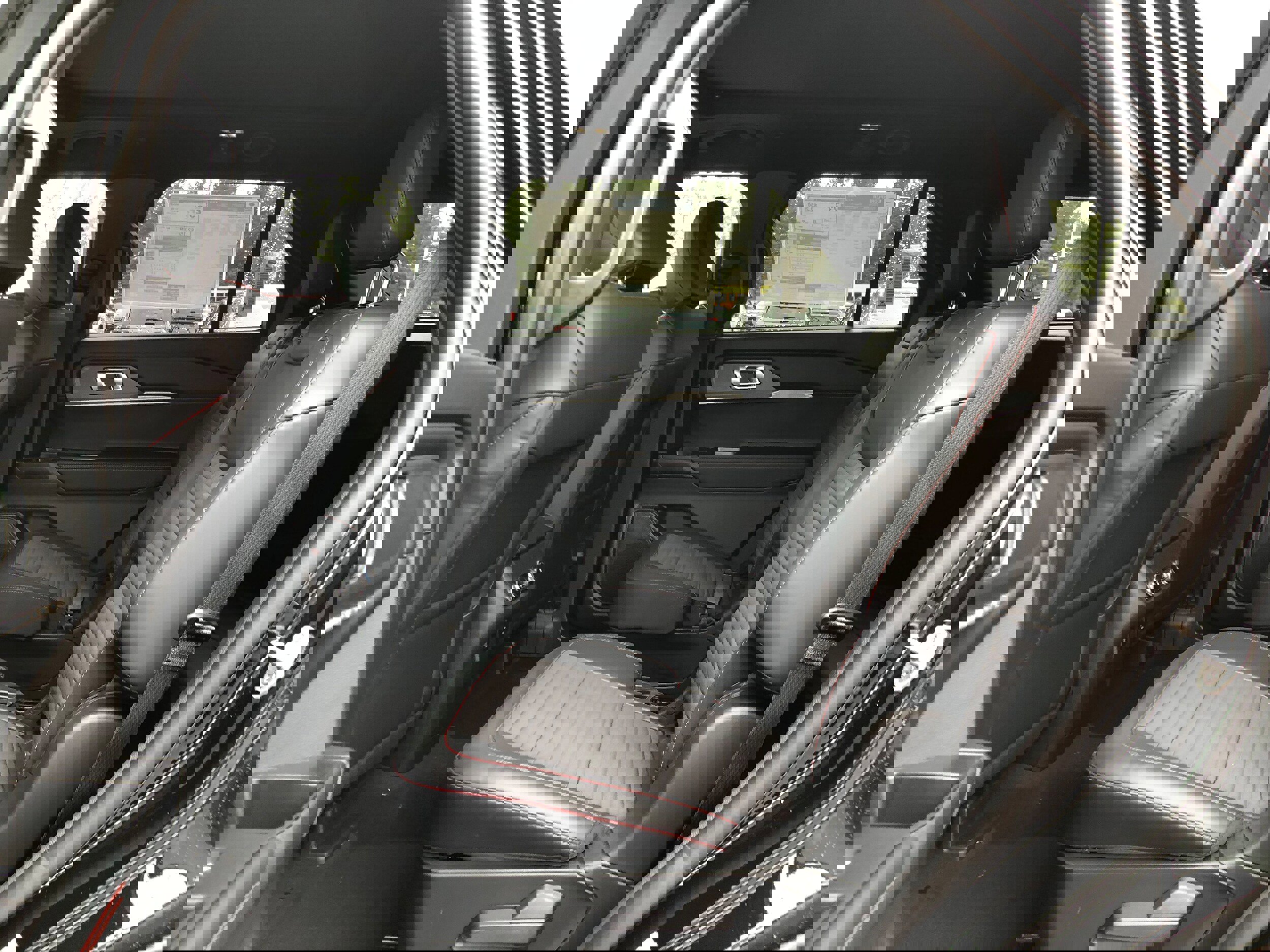 New 2026 Ford Explorer ST-Line w/ ST-Line Street Pack image 18