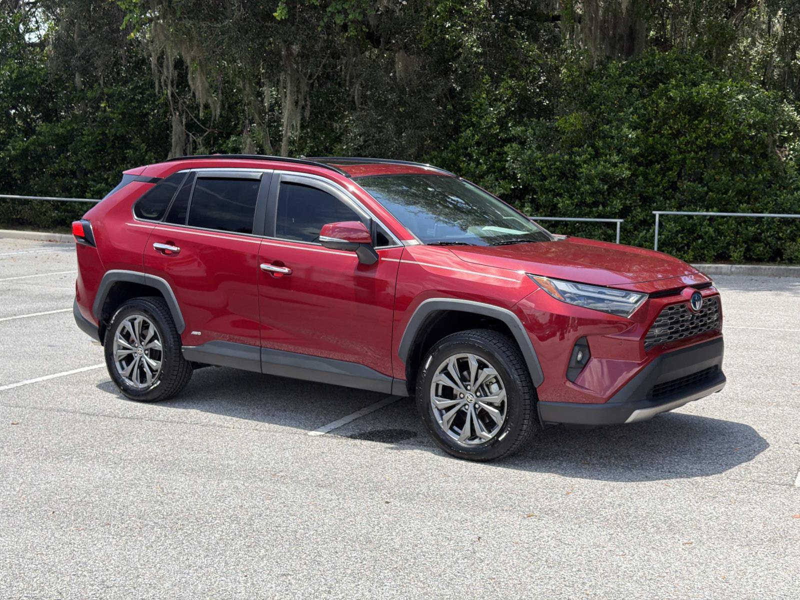 Used 2022 Toyota RAV4 Limited AWD/4WD image 2