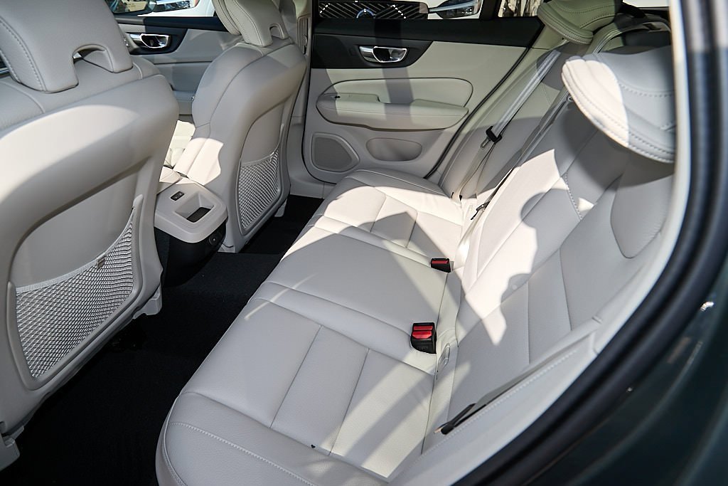 New 2026 Volvo V60 B5 Cross Country Plus w/ Climate Package image 19