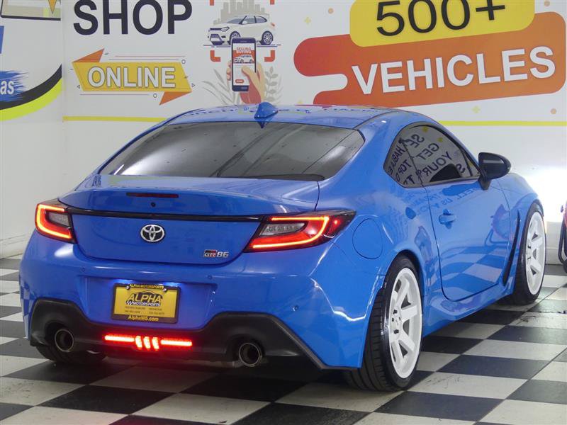 Used 2023 Toyota GR86 w/ ALL Weather Mat Package (TMS) RWD image 6