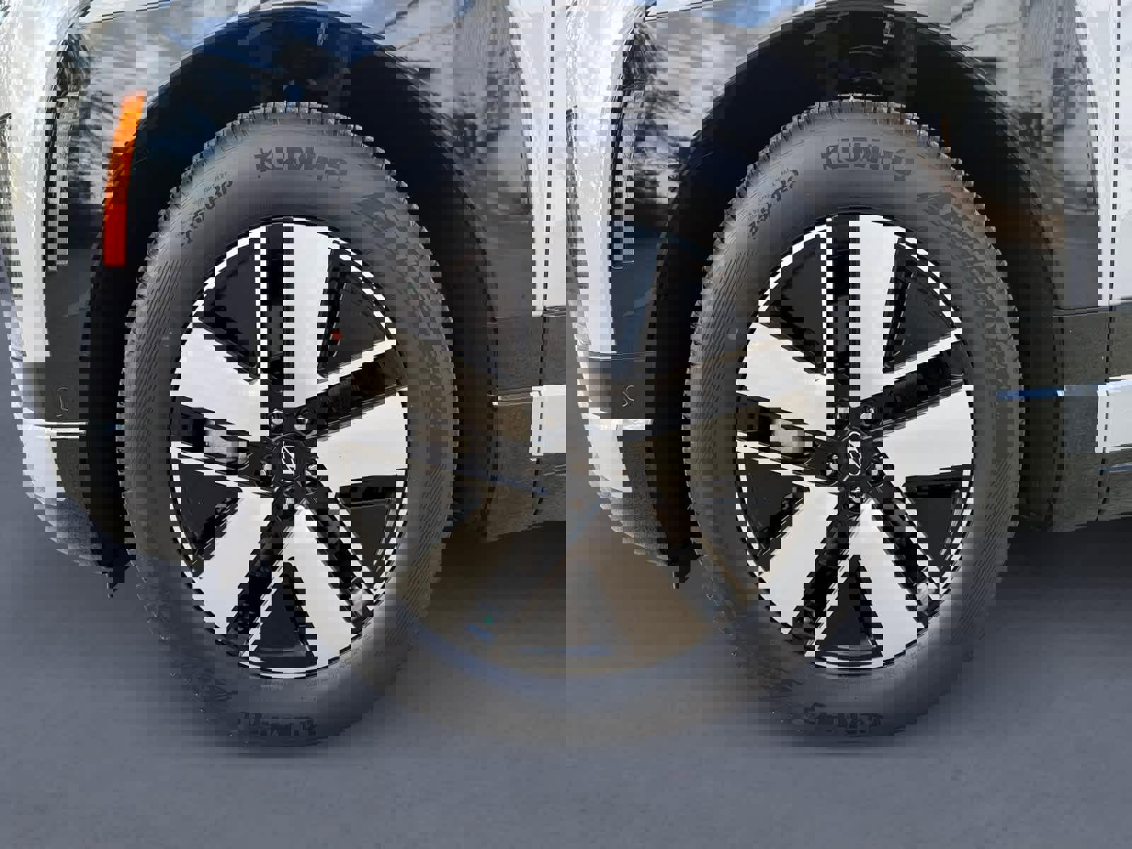 New 2026 Hyundai Ioniq 9 SEL image 9