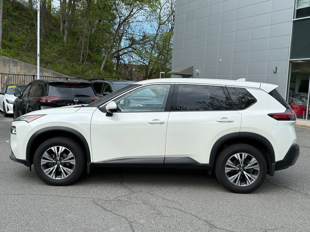 Used 2021 Nissan Rogue SV AWD/4WD image 3
