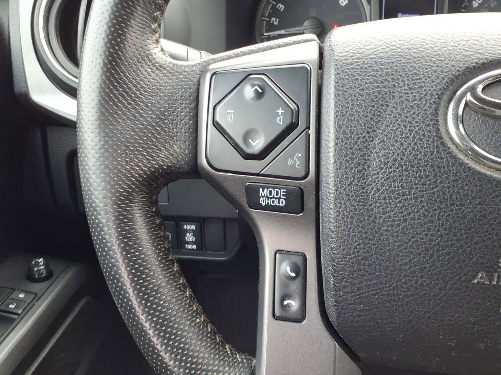 Used 2021 Toyota Tacoma TRD Sport w/ Technology Package image 17