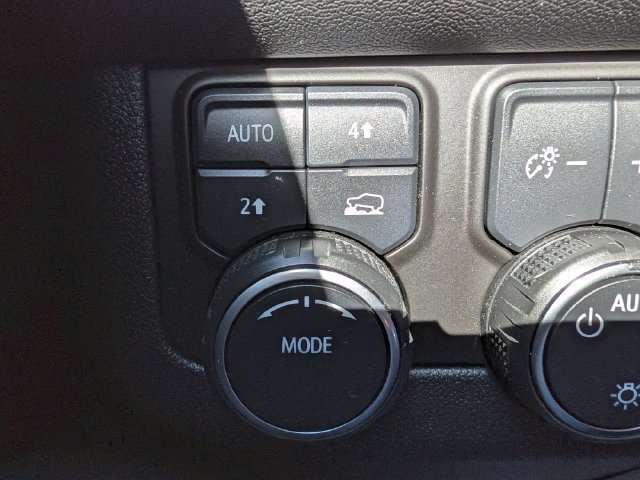 Used 2022 Chevrolet Tahoe RST w/ Luxury Package AWD/4WD image 28