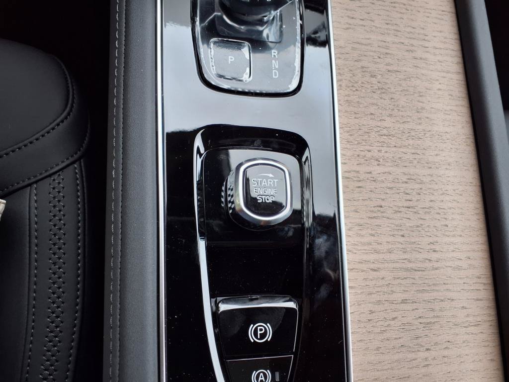 New 2026 Volvo XC90 B6 Plus w/ Protection Package Premier AWD/4WD image 22