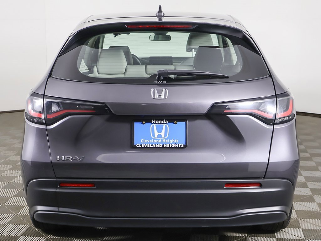 Used 2023 Honda HR-V LX image 9