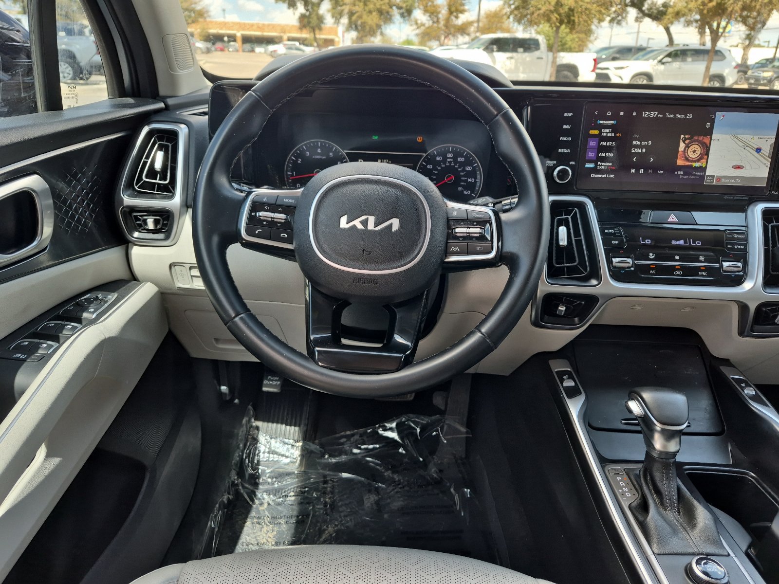 Used 2022 Kia Sorento S FWD image 13