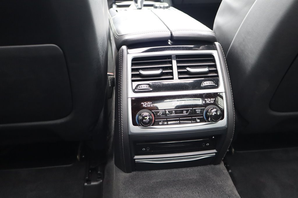 Used 2018 BMW 750i xDrive AWD/4WD image 27