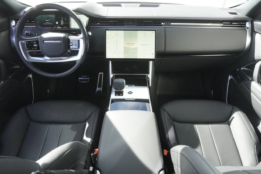 New 2026 Land Rover Range Rover Long Wheelbase SE AWD/4WD image 9