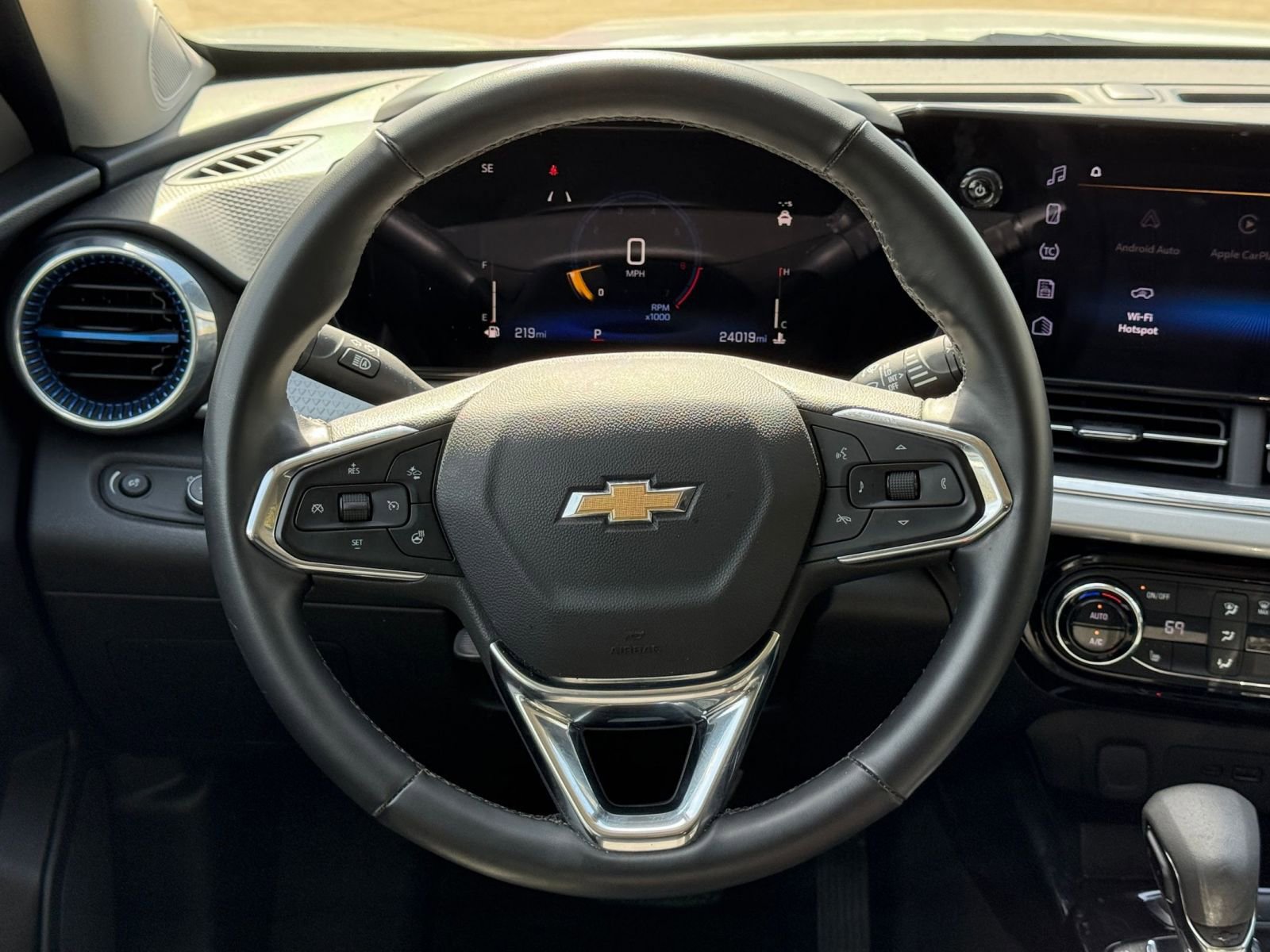 Used 2025 Chevrolet Trax LT w/ LT Convenience Package FWD image 28