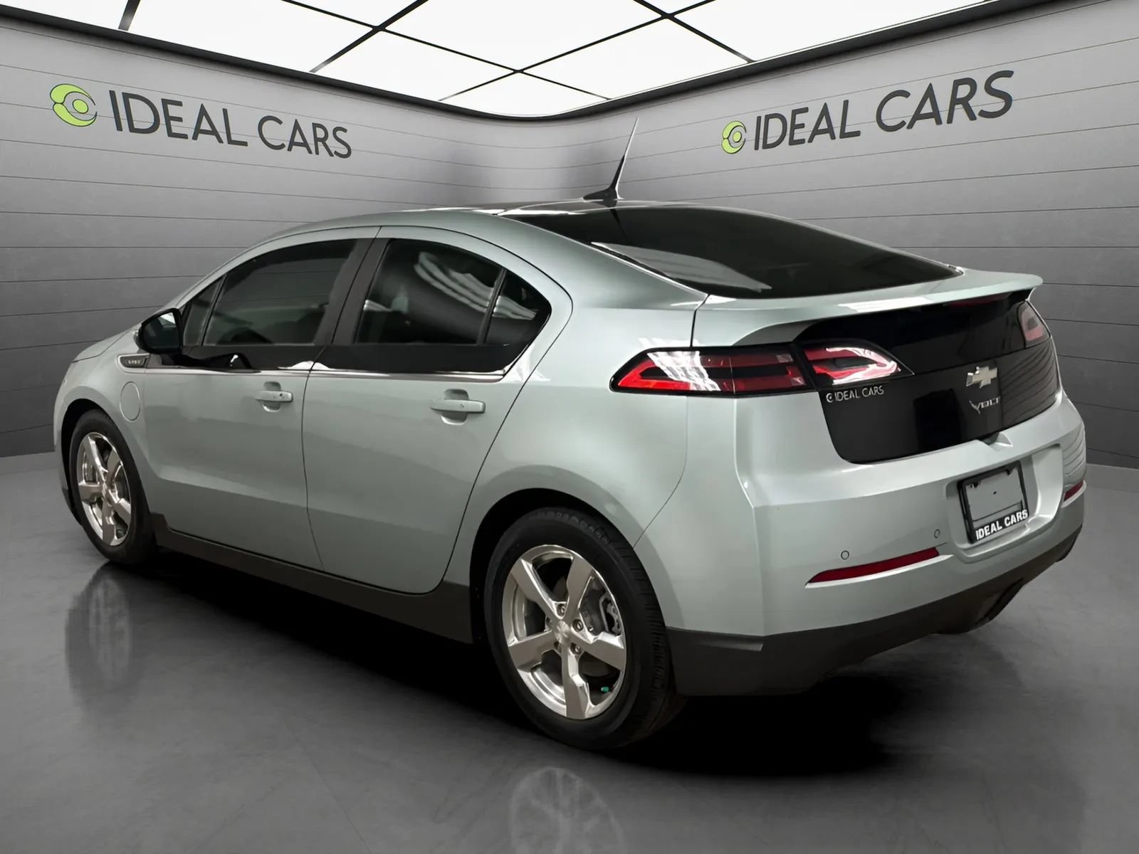 Used 2012 Chevrolet Volt Premium w/ Premium Trim Package FWD image 7