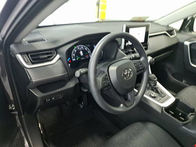 Used 2025 Toyota RAV4 XLE image 9