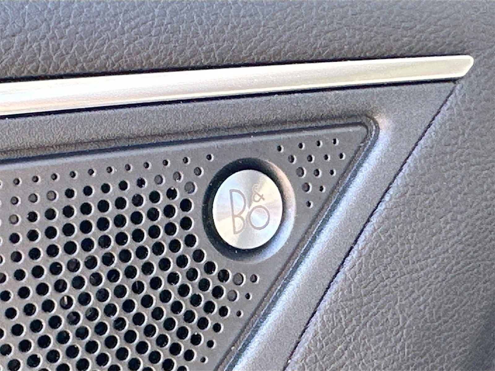 Used 2021 Ford Edge Titanium image 18