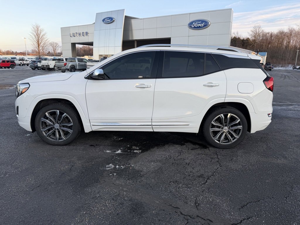 Used 2020 GMC Terrain Denali w/ Denali Premium Package image 2