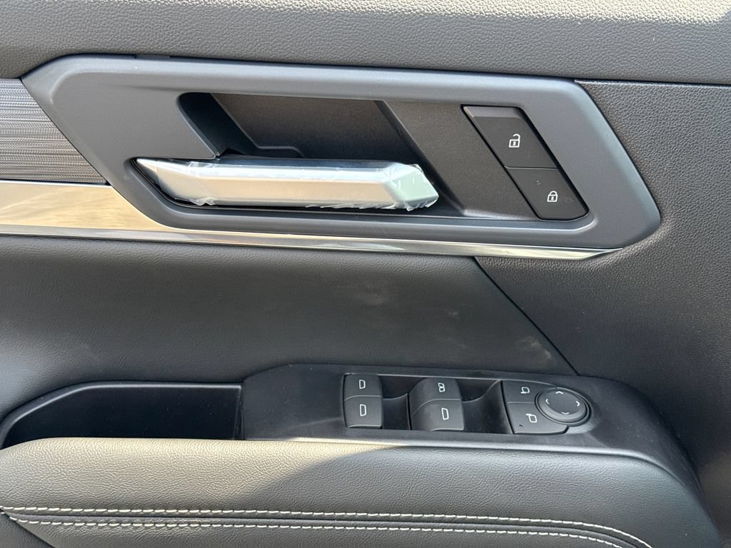 New 2027 GMC Terrain Elevation w/ Technology Package II AWD/4WD image 15