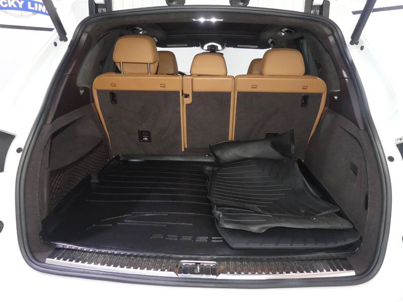Used 2016 Porsche Cayenne GTS AWD/4WD image 9