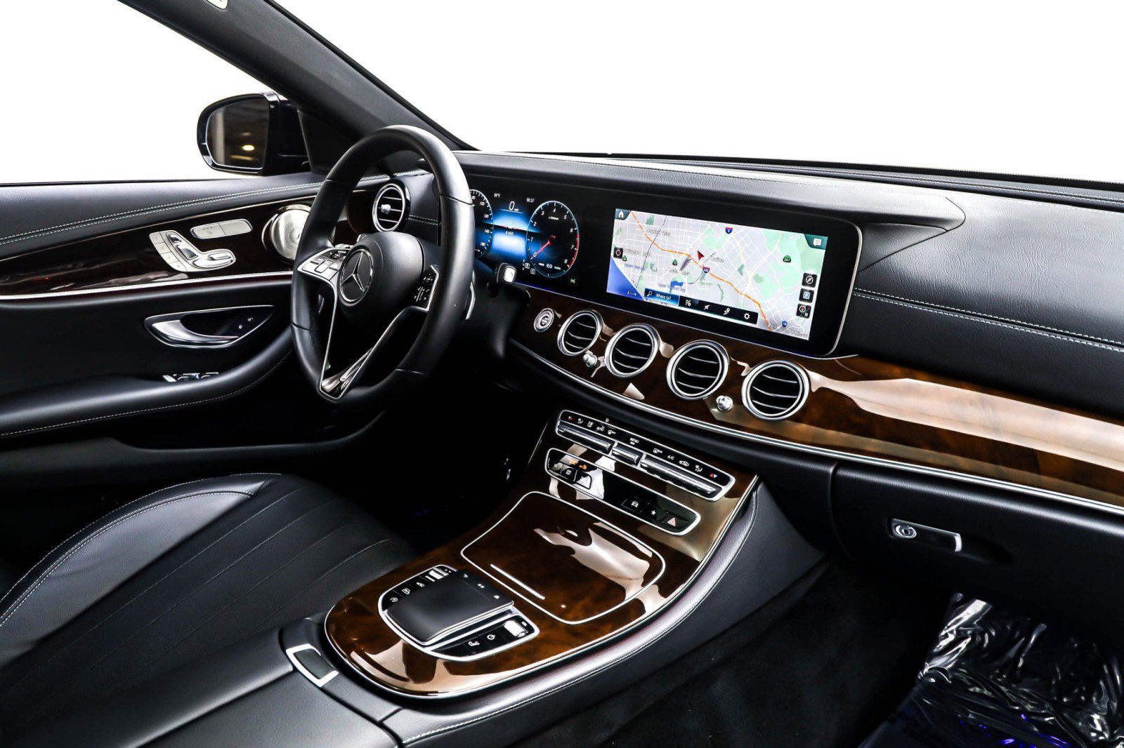 Certified 2022 Mercedes-Benz E 450 4MATIC All-Terrain Wagon image 17