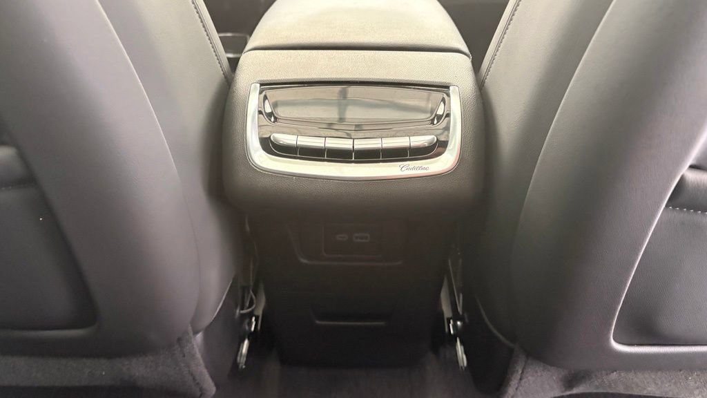 Used 2024 Cadillac XT6 Sport w/ Technology Package AWD/4WD image 40