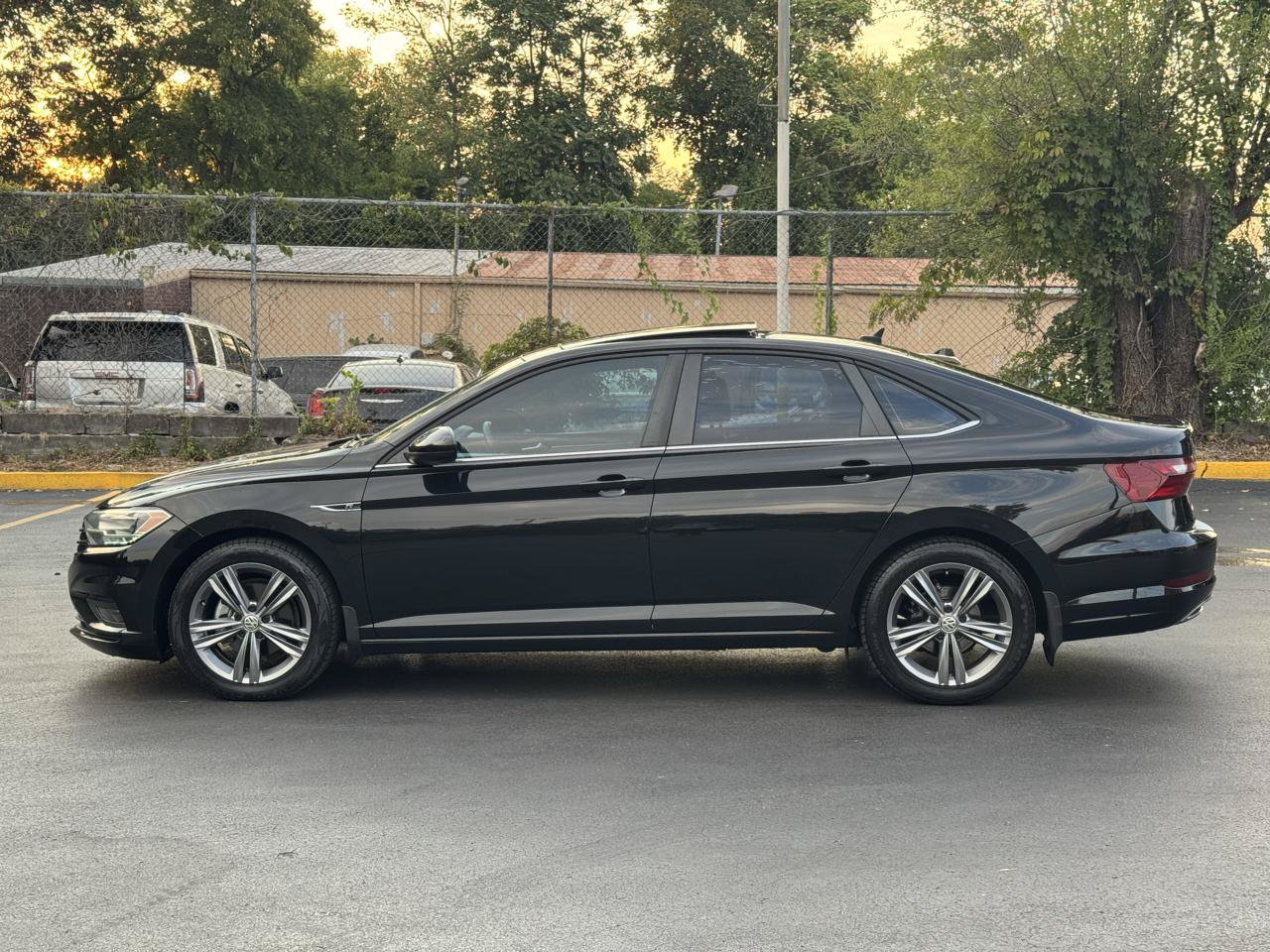 Used 2021 Volkswagen Jetta R-Line FWD image 9