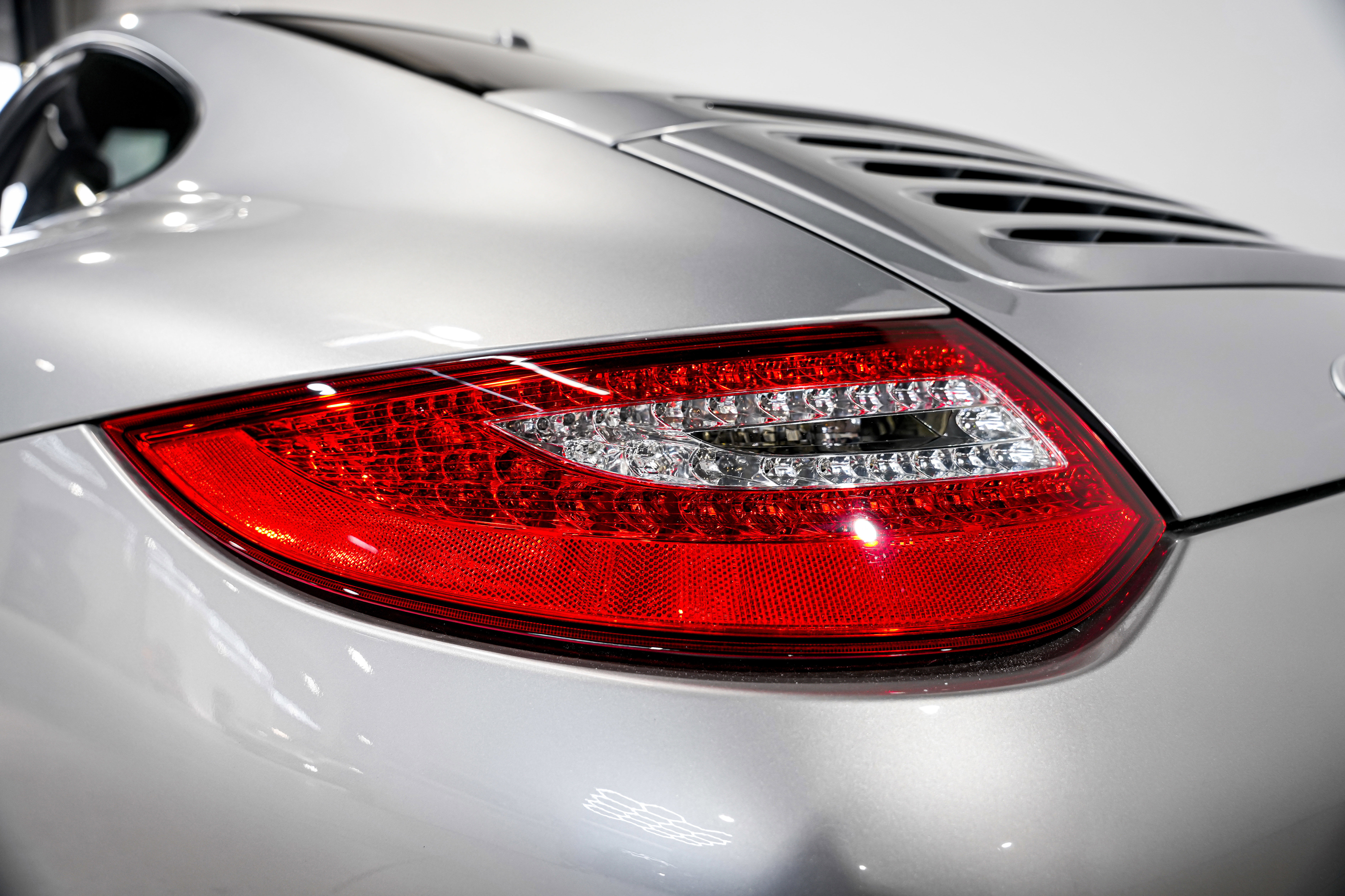 Used 2009 Porsche 911 Carrera S RWD image 27