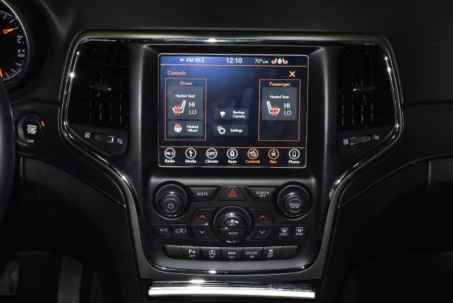 Used 2018 Jeep Grand Cherokee Limited AWD/4WD image 29