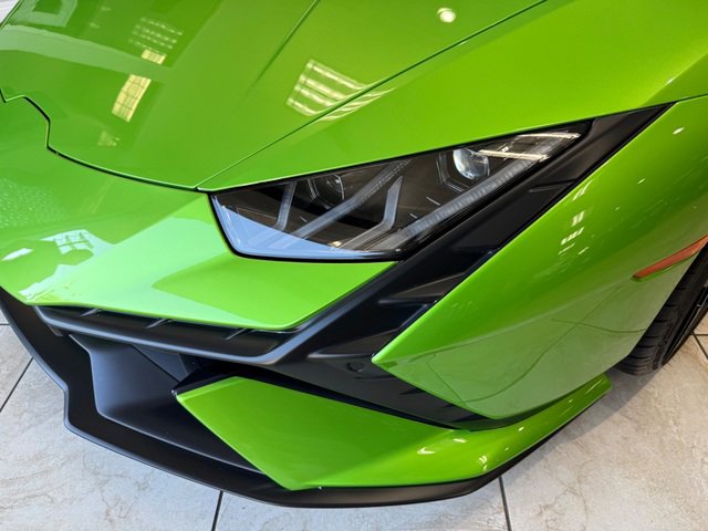 Used 2023 Lamborghini Huracan Tecnica image 9