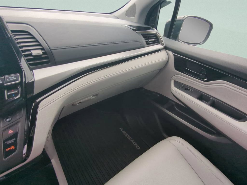 Certified 2024 Honda Odyssey Touring image 14