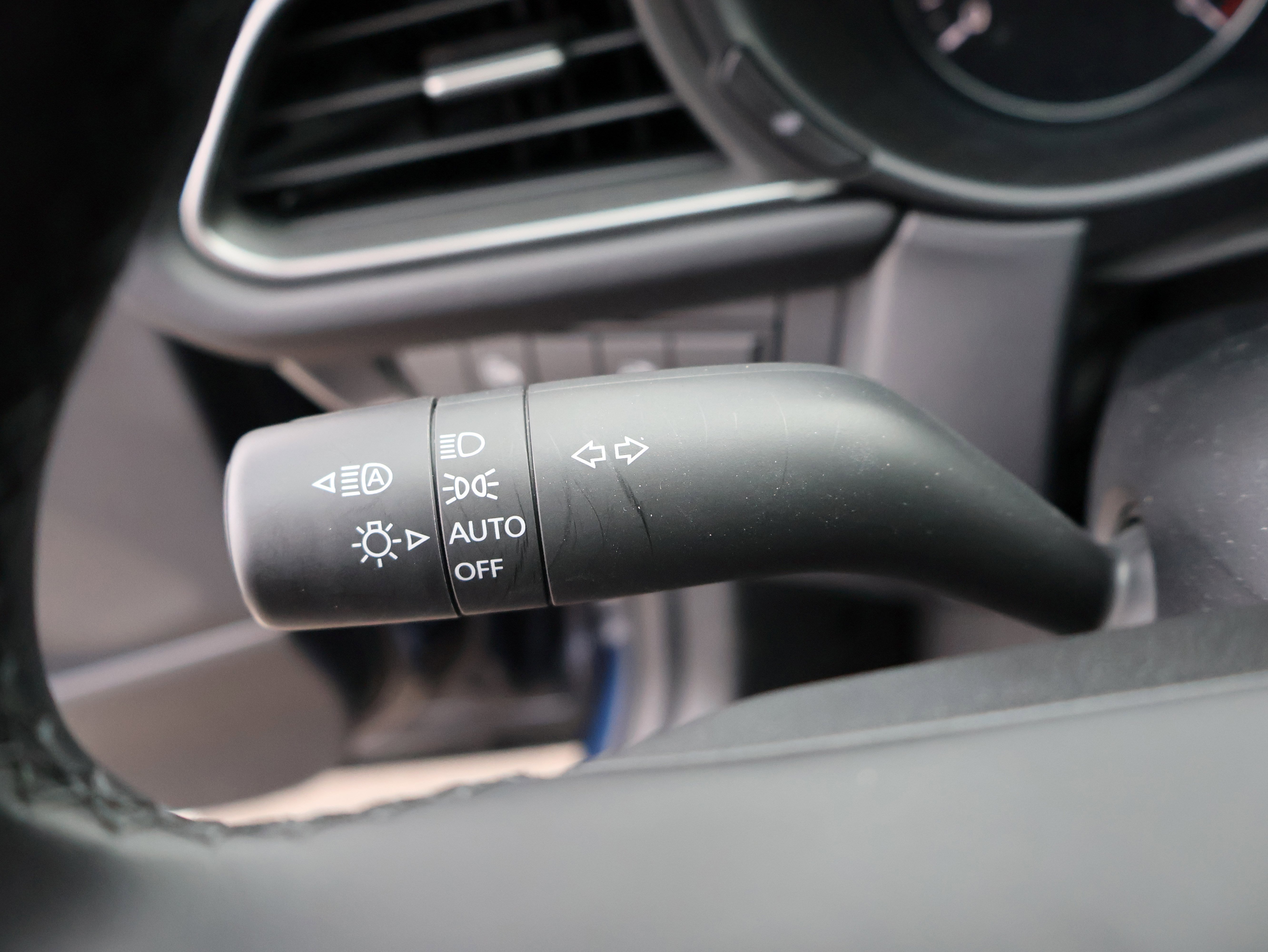 Certified 2025 MAZDA CX-30 AWD 2.5 S w/ Select Sport Pkg image 34