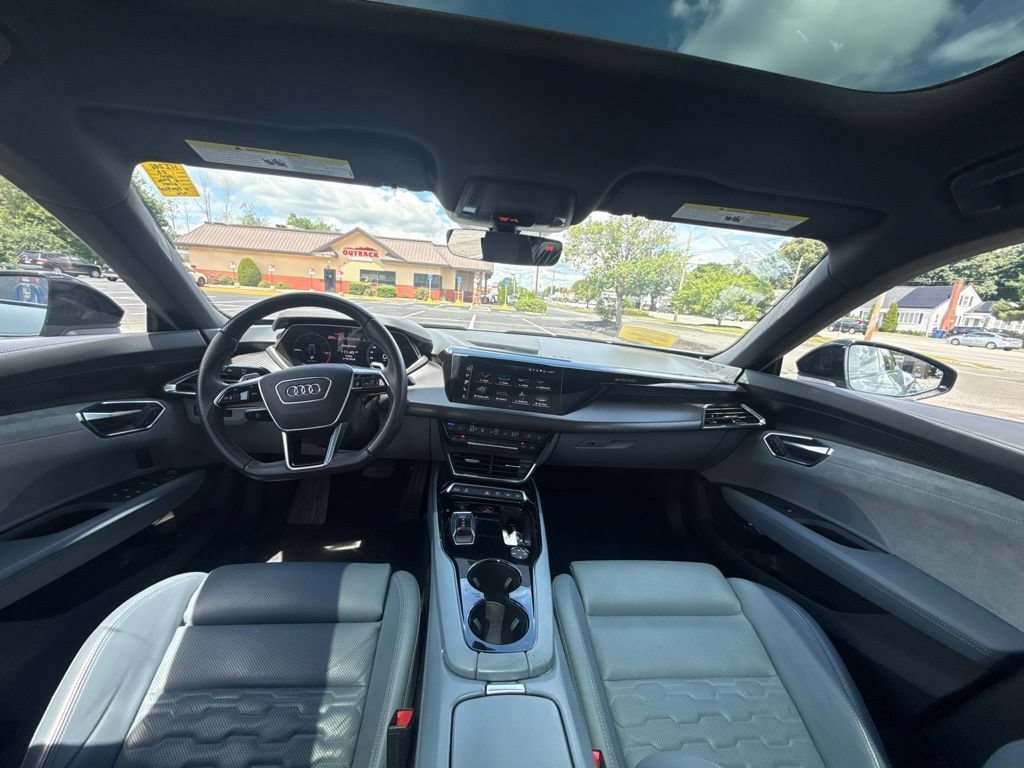 Used 2022 Audi e-tron GT Prestige AWD/4WD image 15