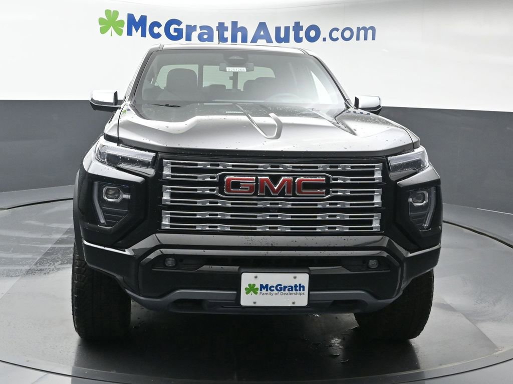 New 2025 GMC Canyon Denali w/ LPO, Denali Black Edition image 4