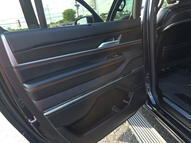 Used 2025 Jeep Grand Wagoneer L Series III w/ Quick Order Packagew 28T AWD/4WD image 26