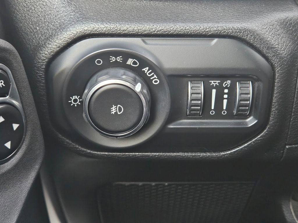 Used 2021 Jeep Wrangler Unlimited Sahara image 19