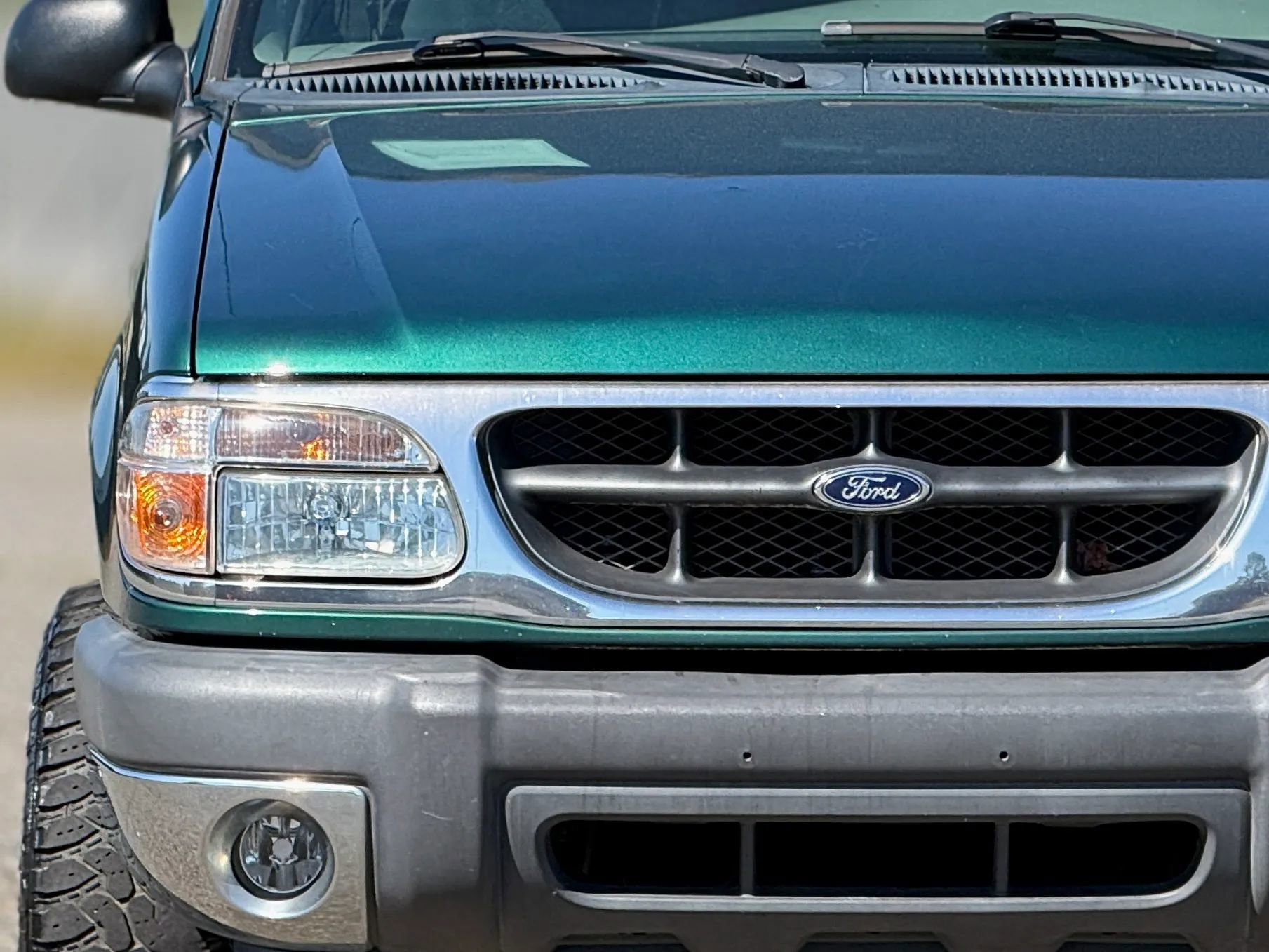 Used 2000 Ford Explorer XLT AWD/4WD image 11
