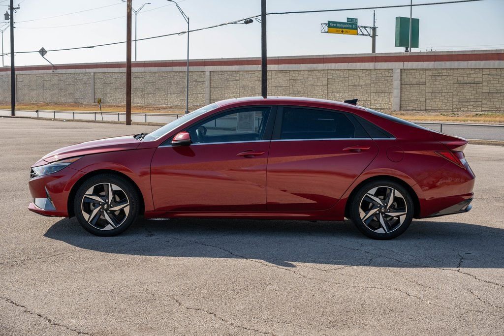 Used 2023 Hyundai Elantra Limited image 4