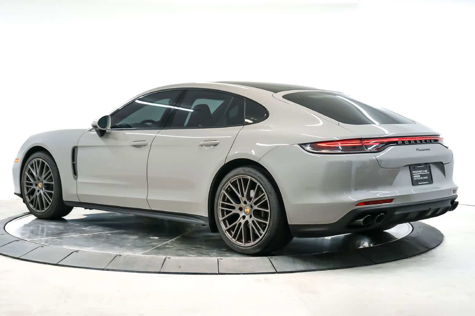 Certified 2023 Porsche Panamera Platinum Edition RWD image 3
