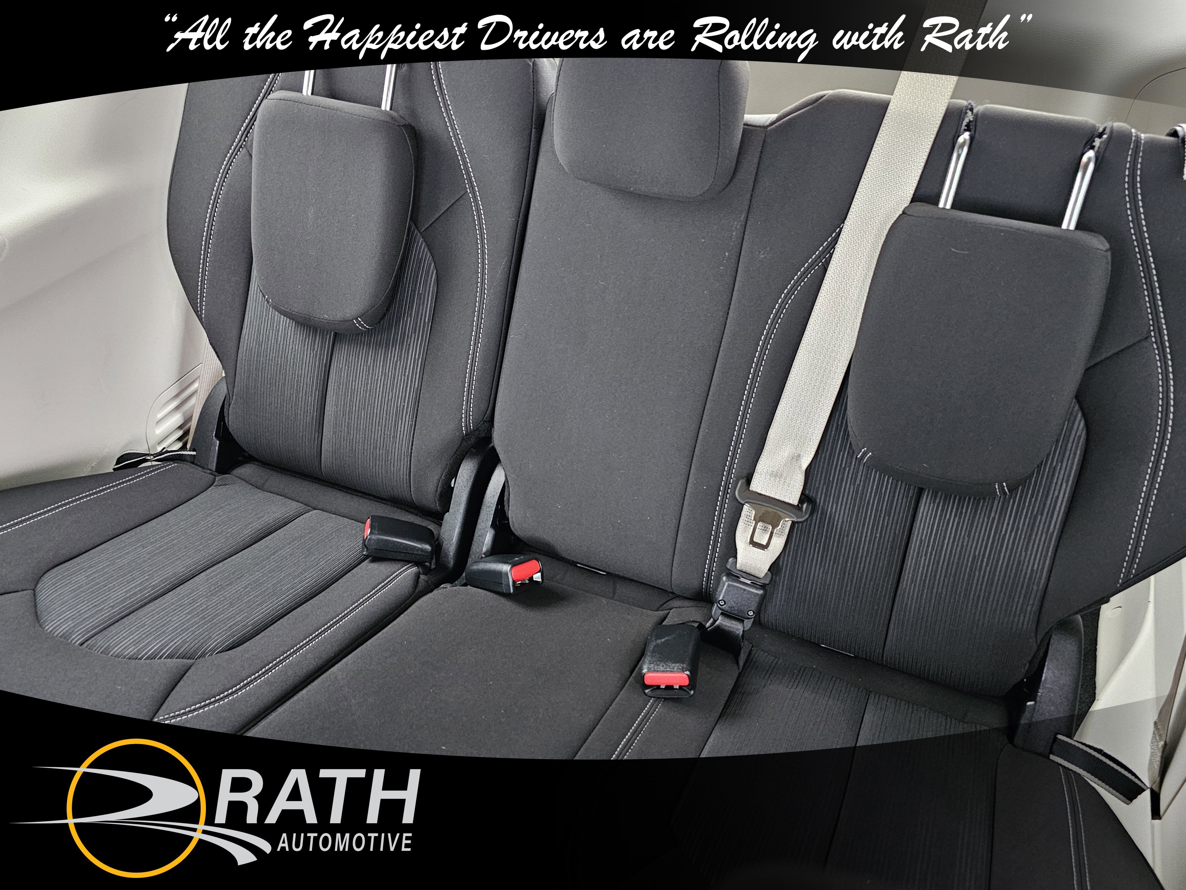 Used 2022 Chrysler Voyager LX image 16