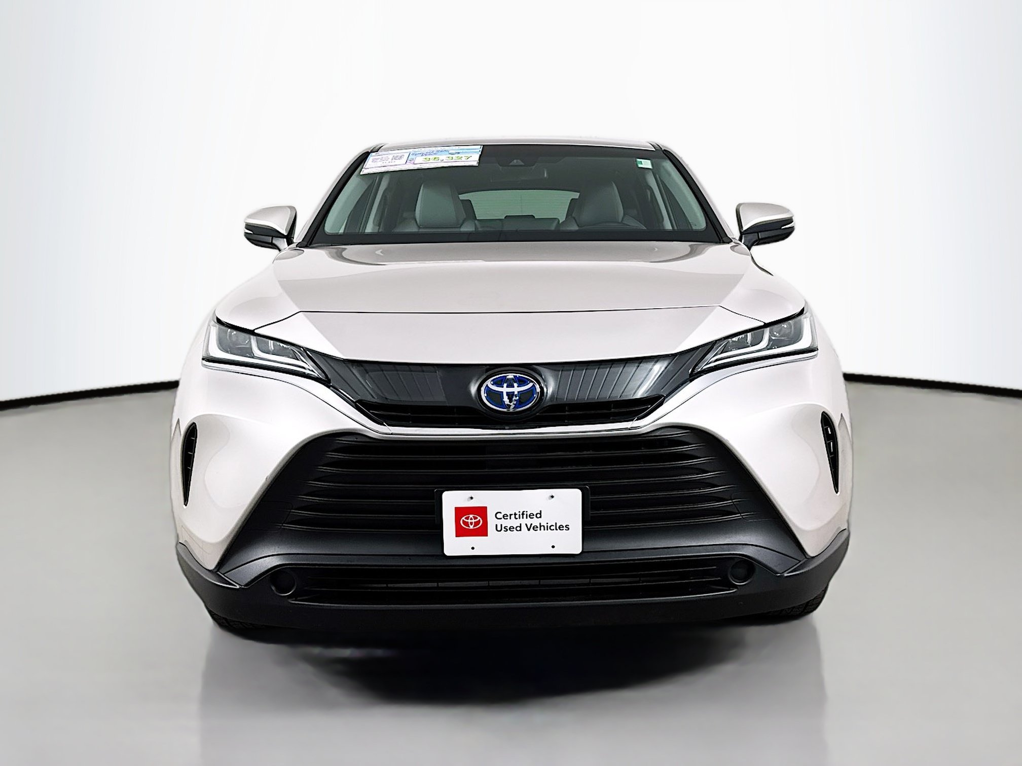 Certified 2024 Toyota Venza LE AWD/4WD image 2