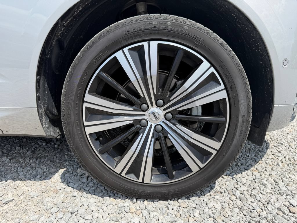 Used 2023 Volvo XC60 B5 Plus AWD/4WD image 13