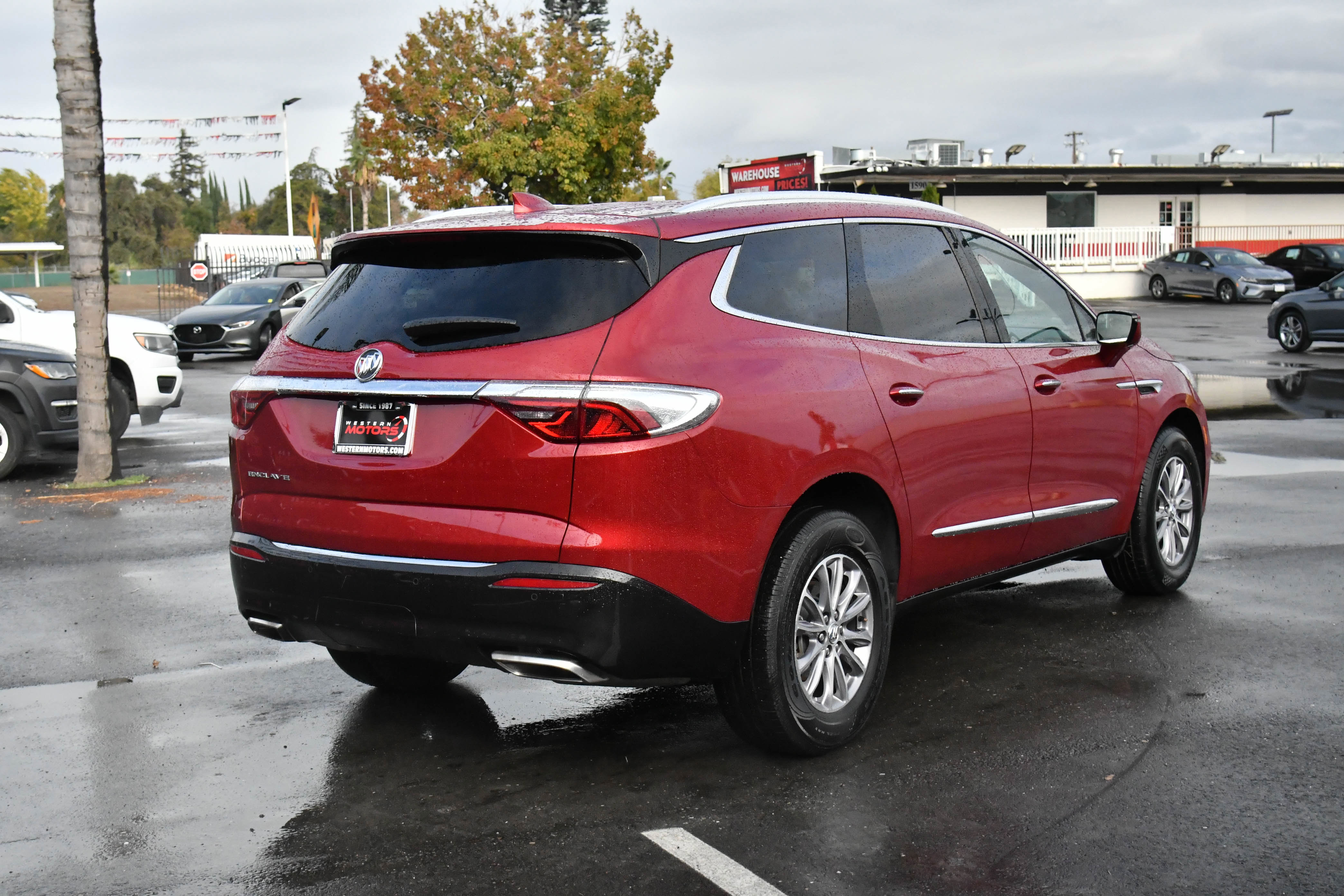 Used 2024 Buick Enclave Premium image 8